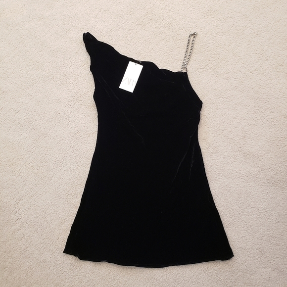 NEW Blogger's Favorite Zara Black Velvet Chain Dress Small - Picture 6 of 11